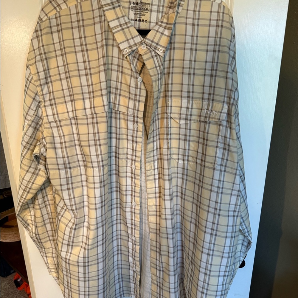 Huk Cream and Yellow Casual Button Down Shirt